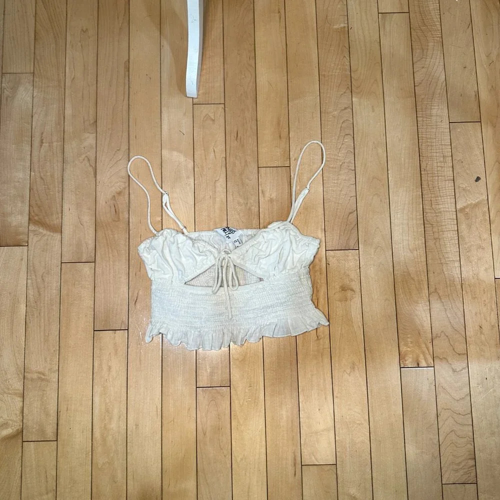 Set of 2 PRINCESS POLLY Adjustable Crop Tops with Bonus Scrunchie! - 4 - Picture 14 of 15